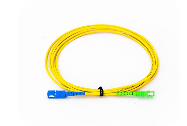 PATCH CORD FIBRA OPTICA | APC | UPC | 1 METRO | VERDE A AZUL | WIREPLUS